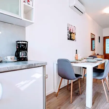 Mediterraneo Apartment *